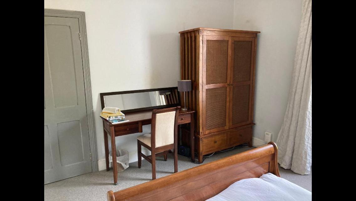 Central Truro! Large Double Room In Victorian Property Buitenkant foto
